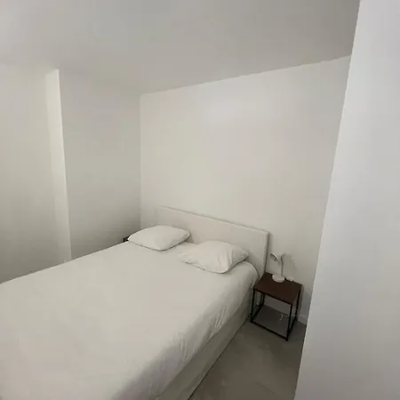 Joli T2 Tres Bien Situe Lägenhet
