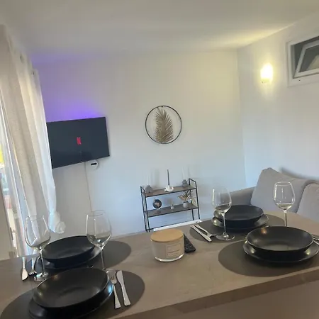 Apartment Joli T2 Tres Bien Situe